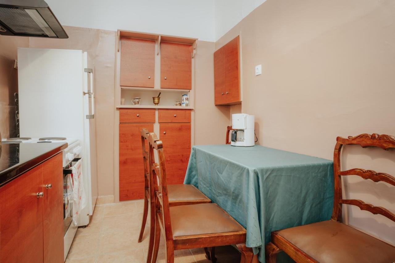 Kalavrita Downtown 3 Bedroom House For 6 Pers Exterior foto